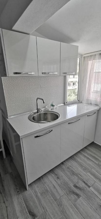 Mimoza Appartament Golem  Zimmer foto